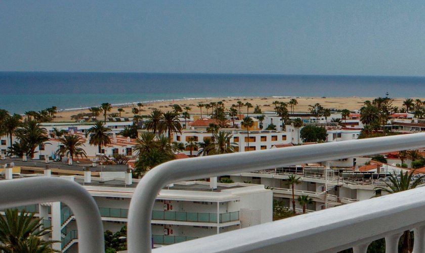 Apartamento con balcón planta 9: las mejores vistas de playa del inglés Hotel Gold By Marina Playa del Inglés