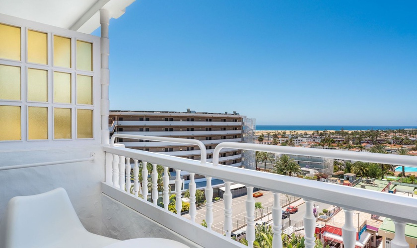 Con balcón superior: planta 9 Hotel Gold By Marina Playa del Inglés